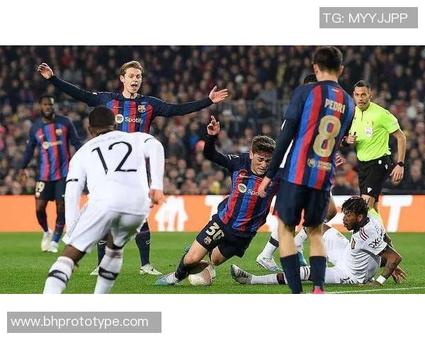 友谊赛激战曼联与巴萨平局点球大战引发全场热潮点评